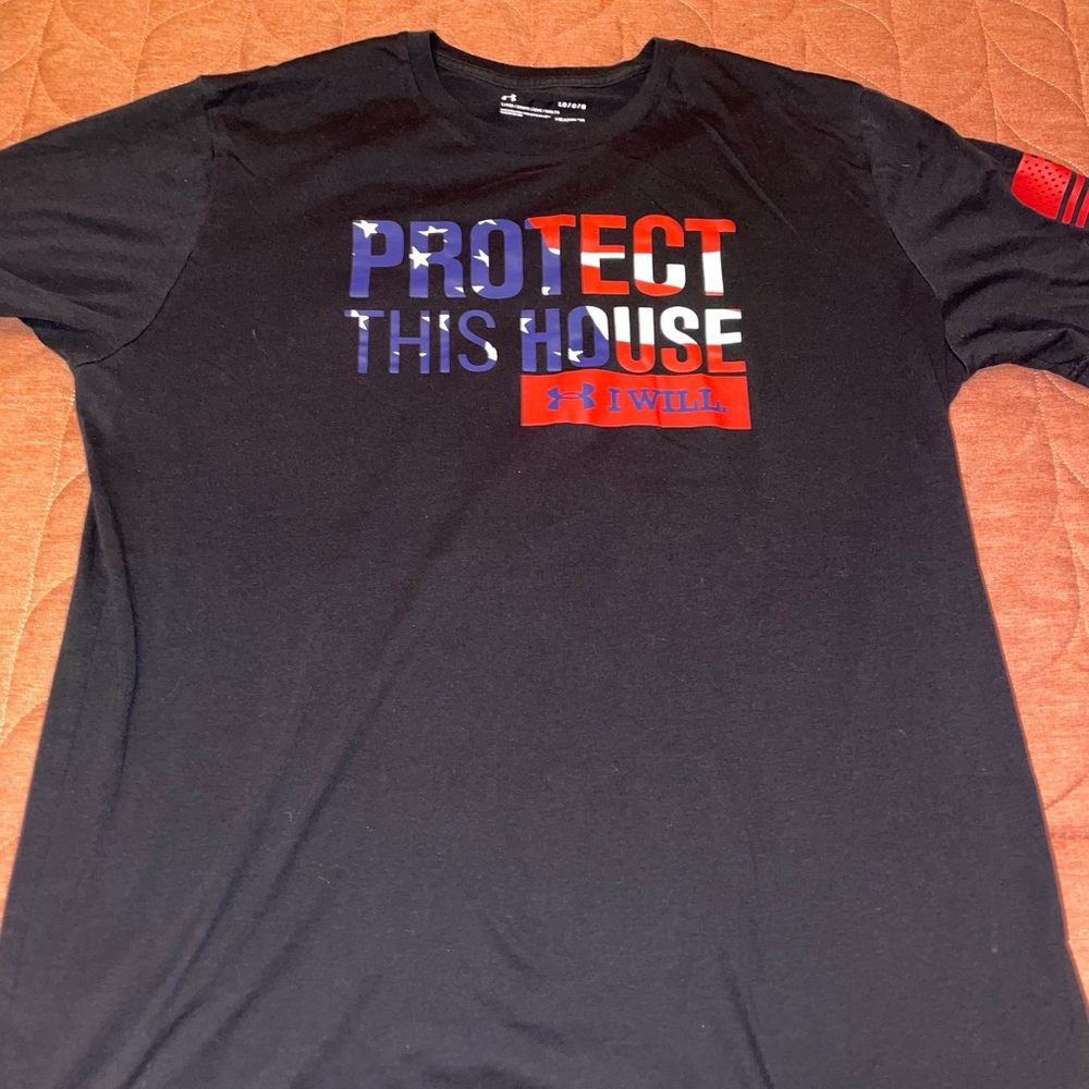 Black Under Armour shirt in a size large